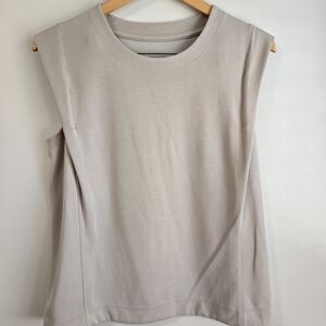 Athleta Cream Sleeveless Athletic Muscle Tee Size M